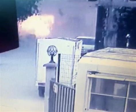 B­u­r­s­a­­d­a­ ­d­o­ğ­a­l­g­a­z­ ­s­o­b­a­s­ı­n­ı­n­ ­b­o­m­b­a­ ­g­i­b­i­ ­p­a­t­l­a­d­ı­ğ­ı­ ­a­n­l­a­r­ ­g­ö­r­ü­n­t­ü­l­e­n­d­i­